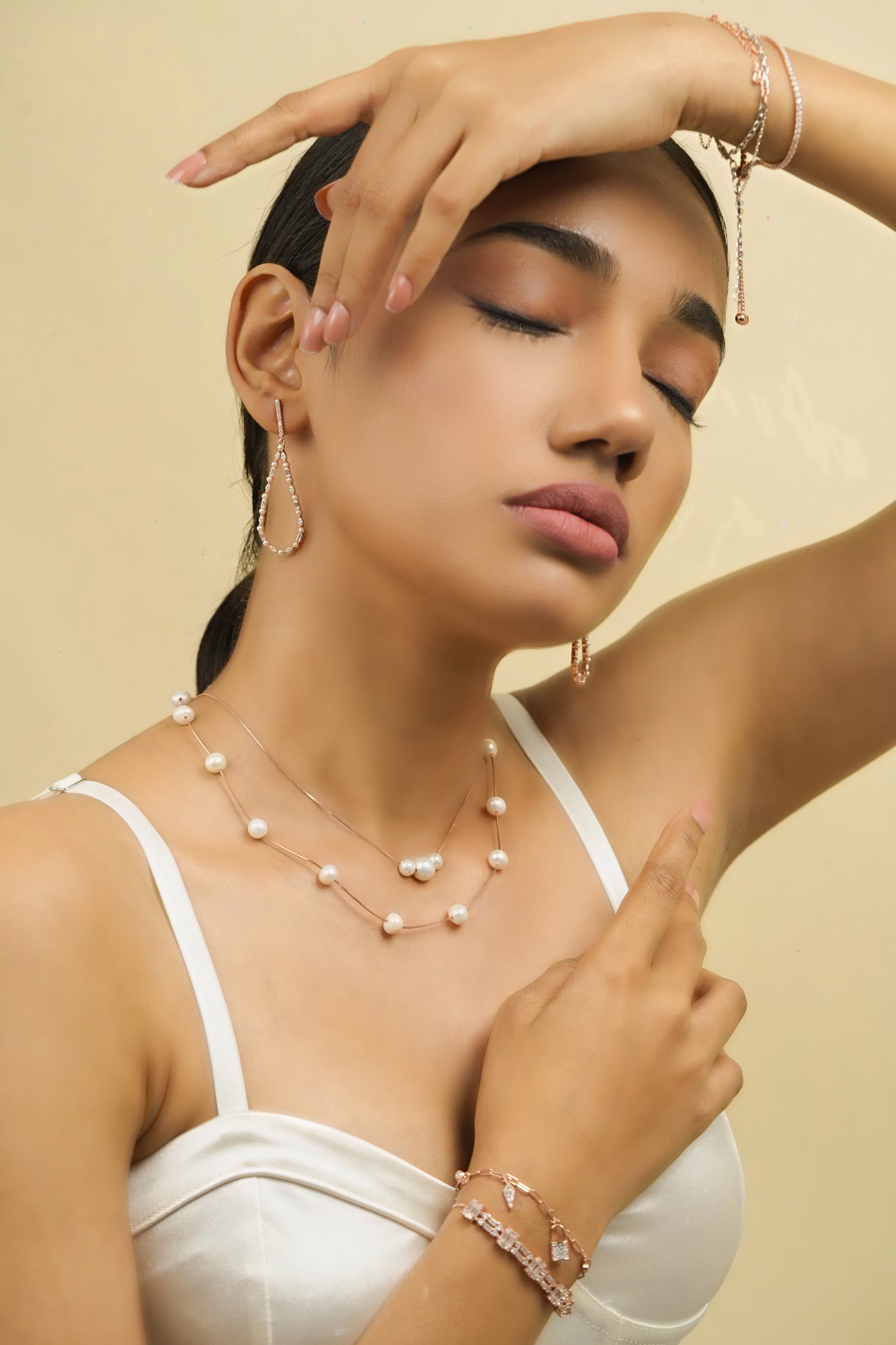 Hanging Pearls with Chain