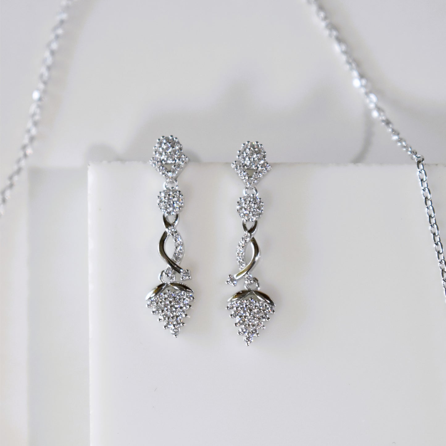 Buy Ayesha Single Layer Dainty Silver Necklace - 3 Solid Hexagon Pendants  Online