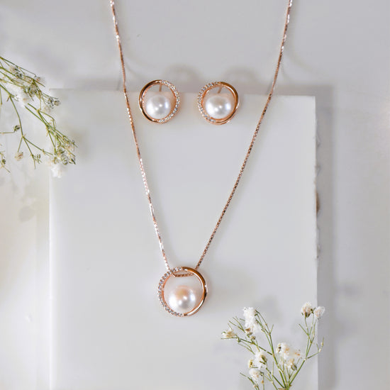 Diamond and Pearl Rosegold Necklace Set