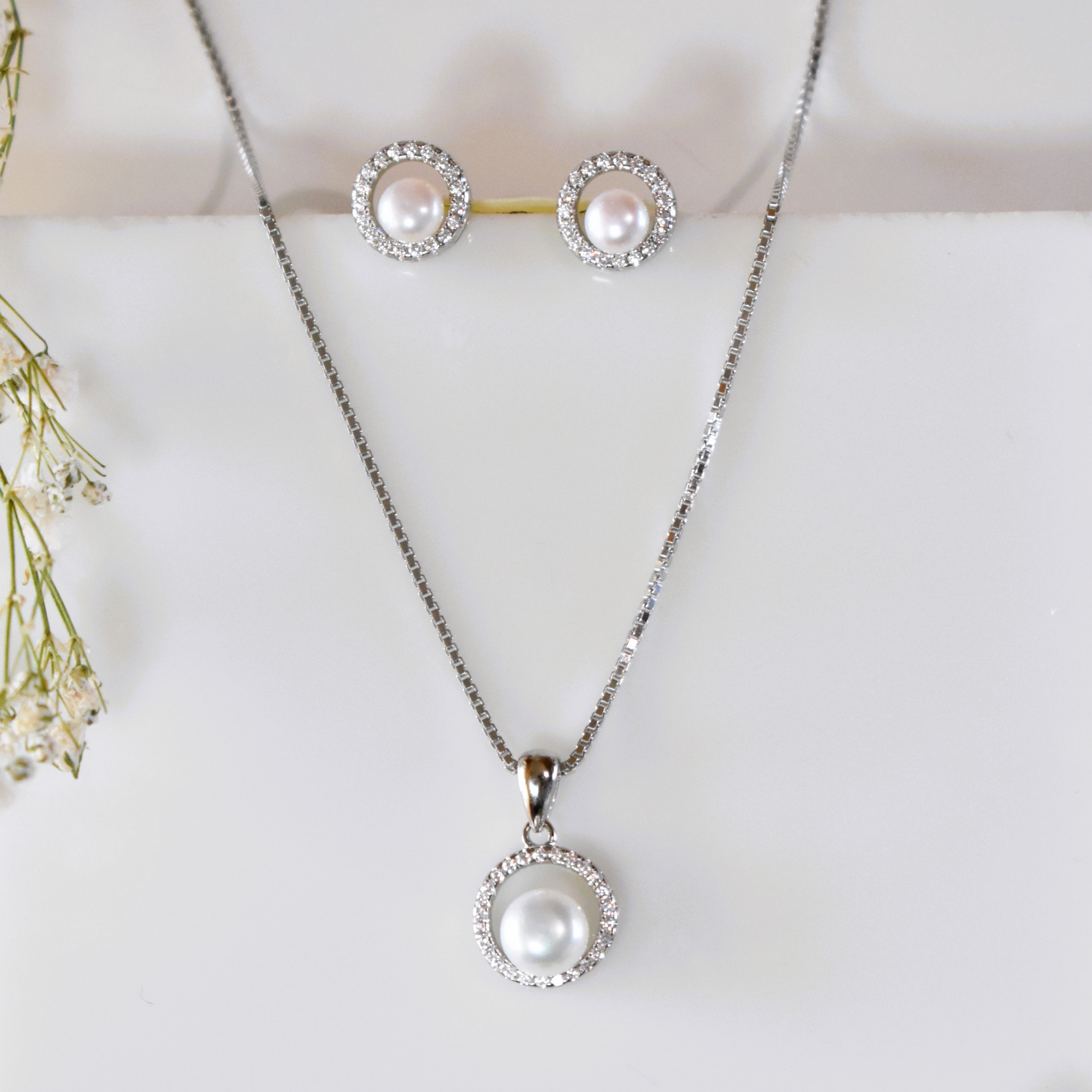 Diamond Encircle Pearl Rosegold Necklace Set