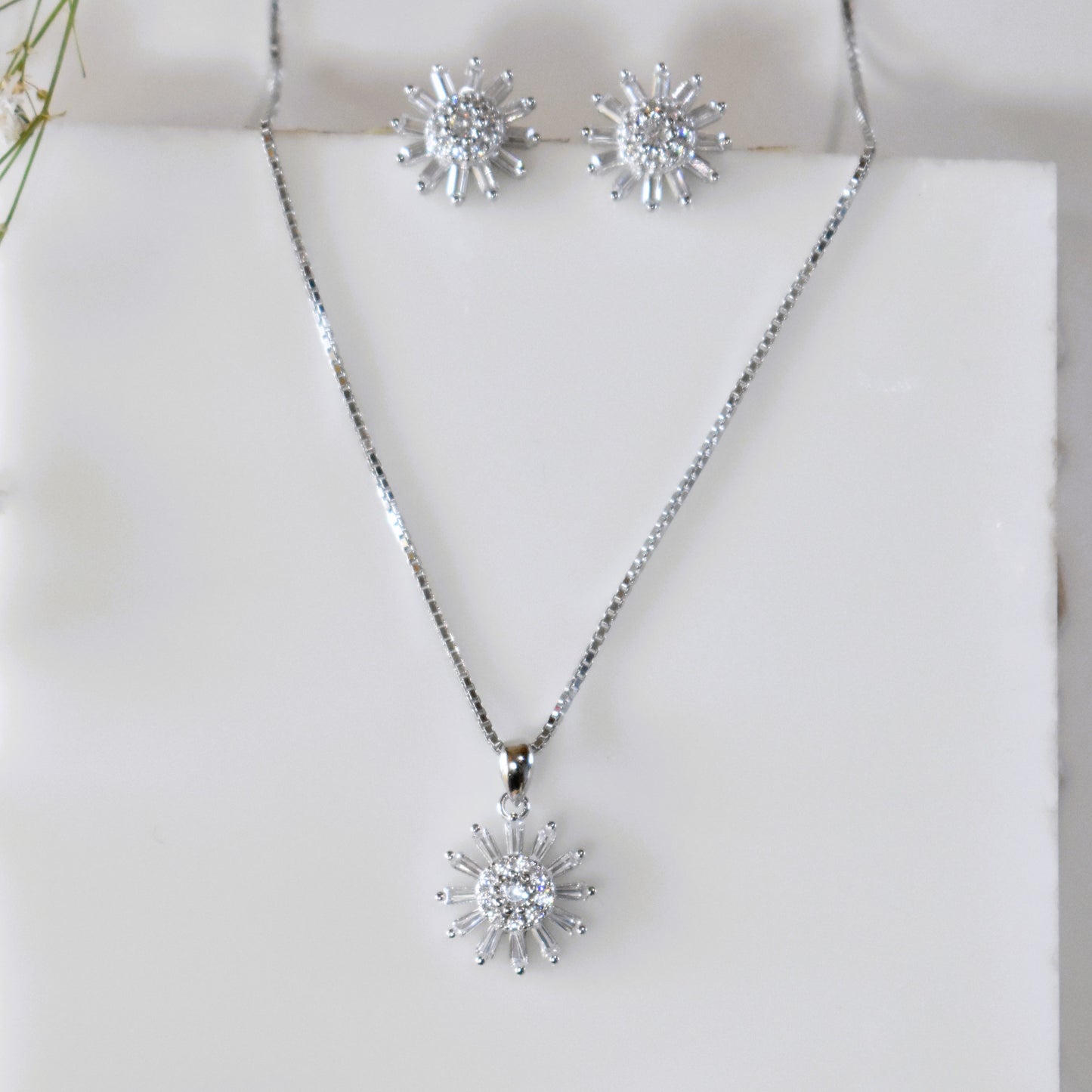 Snowflake Silver Necklace Set