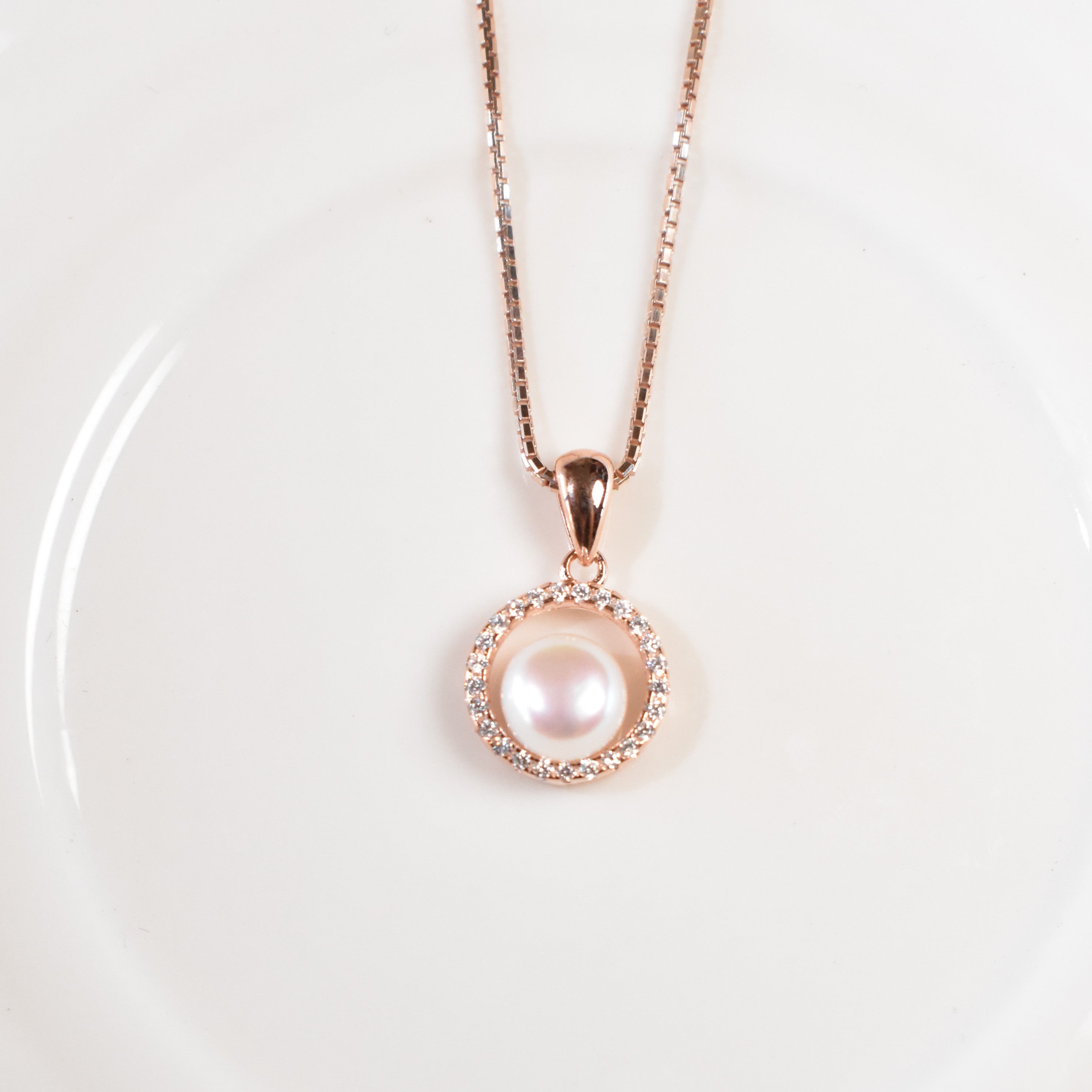 Diamond Encircle Pearl Rosegold Necklace Set