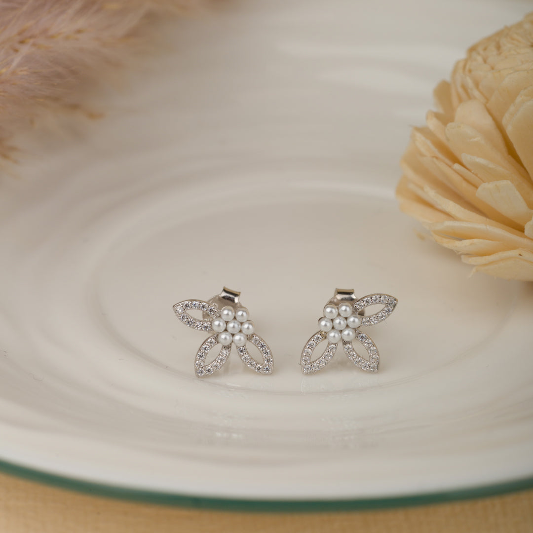 Flower with Pollen Silver Earrings