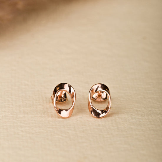 Folded Detailed Rosegold Earrings