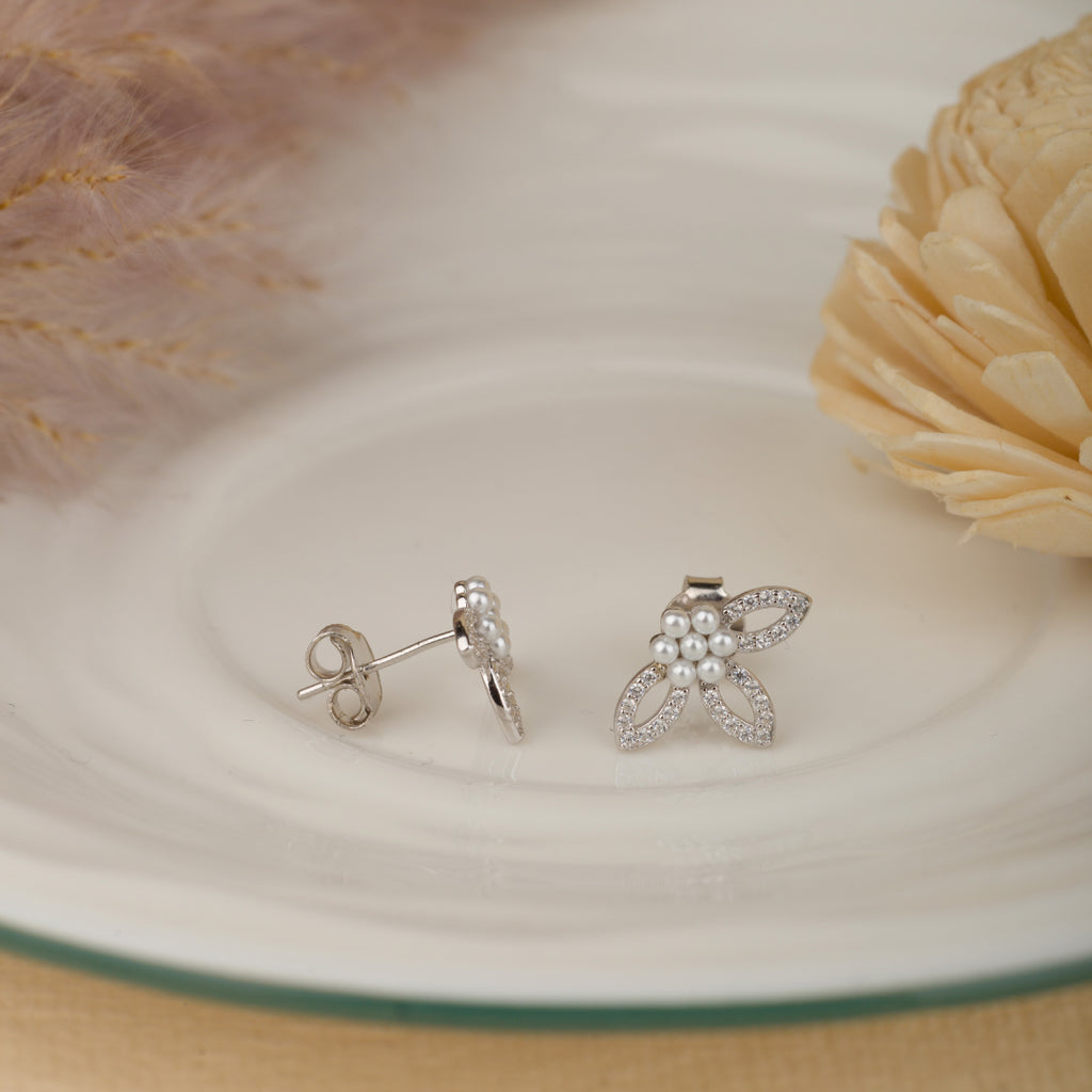 Flower with Pollen Silver Earrings