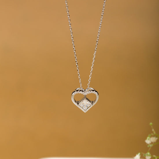 Solitaire In Heart Sterling Silver Pendant Chain