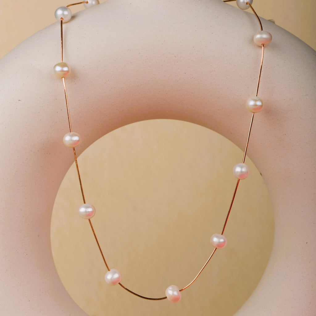 One Line Pearl Necklace