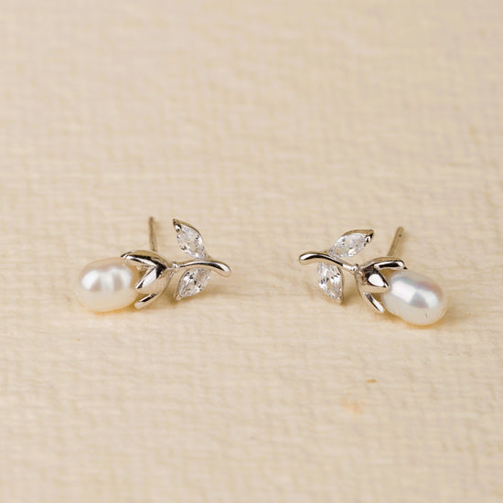 Pearl Flower Silver Earrings